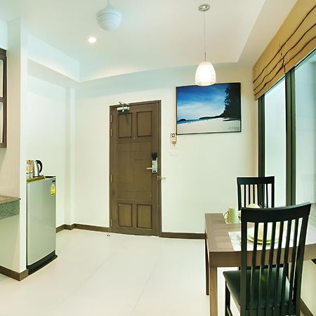 Ratana Hill Patong Aparthotel Luaran gambar