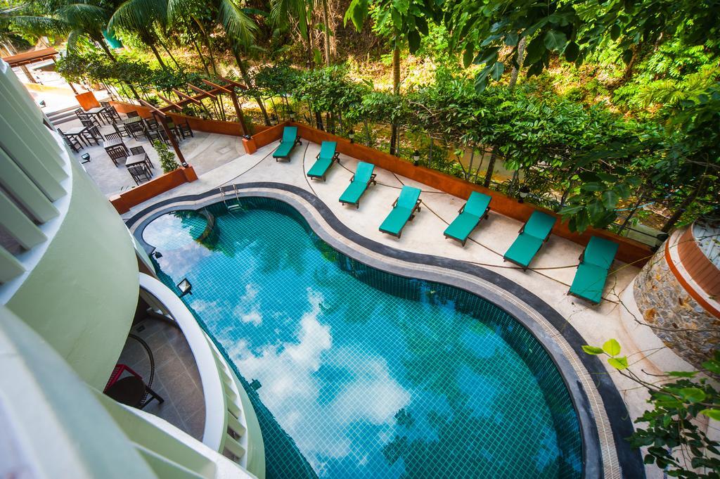 Ratana Hill Patong Aparthotel Luaran gambar