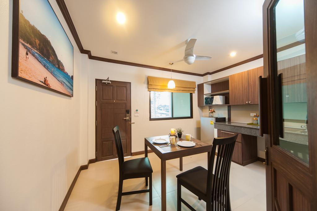 Ratana Hill Patong Aparthotel Bilik gambar
