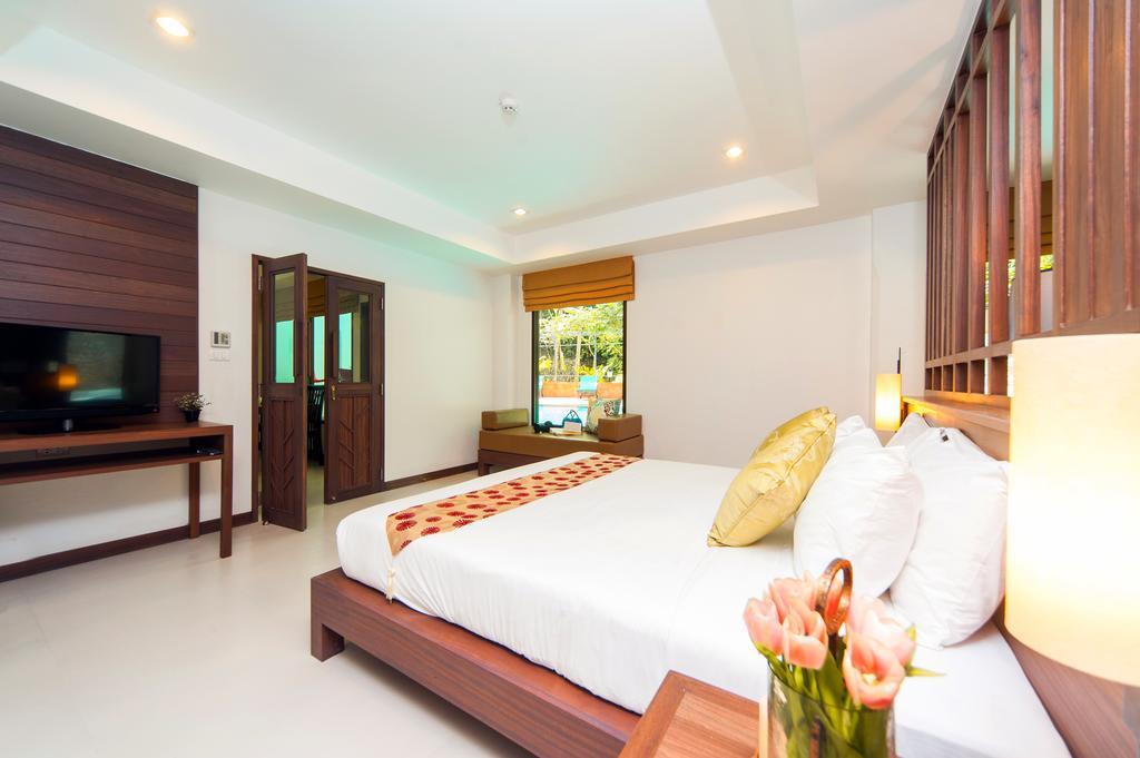 Ratana Hill Patong Aparthotel Luaran gambar