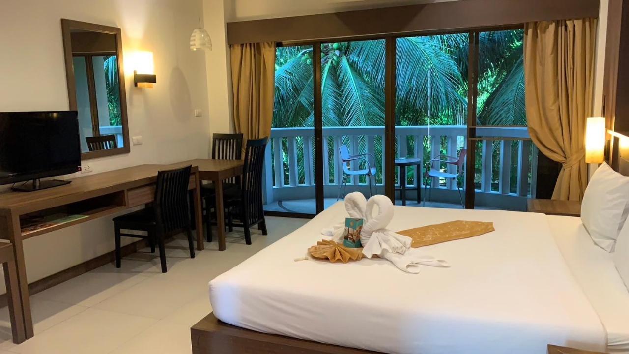 Ratana Hill Patong Aparthotel Luaran gambar