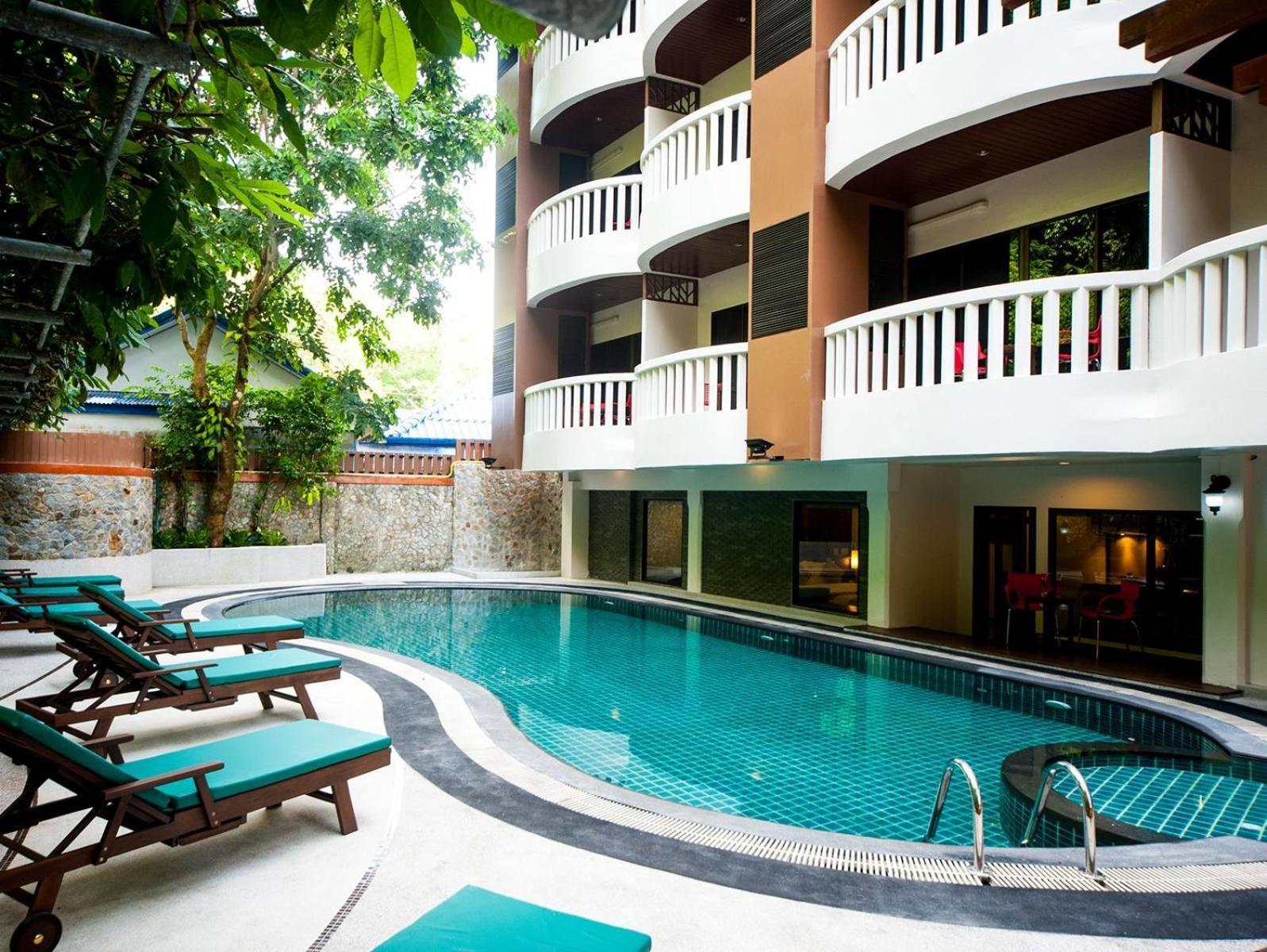 Ratana Hill Patong Aparthotel Luaran gambar