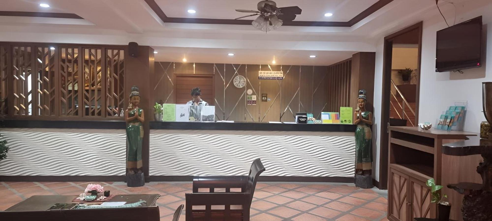 Ratana Hill Patong Aparthotel Luaran gambar