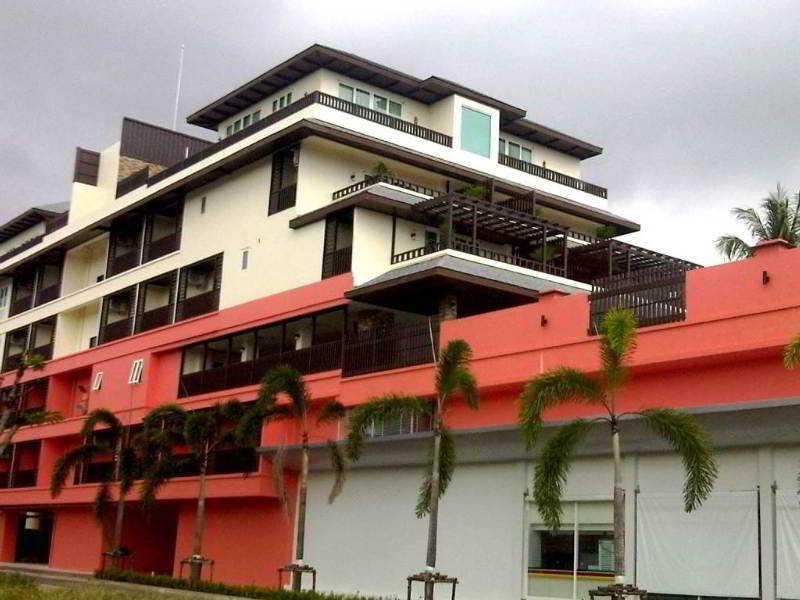 Ratana Hill Patong Aparthotel Luaran gambar