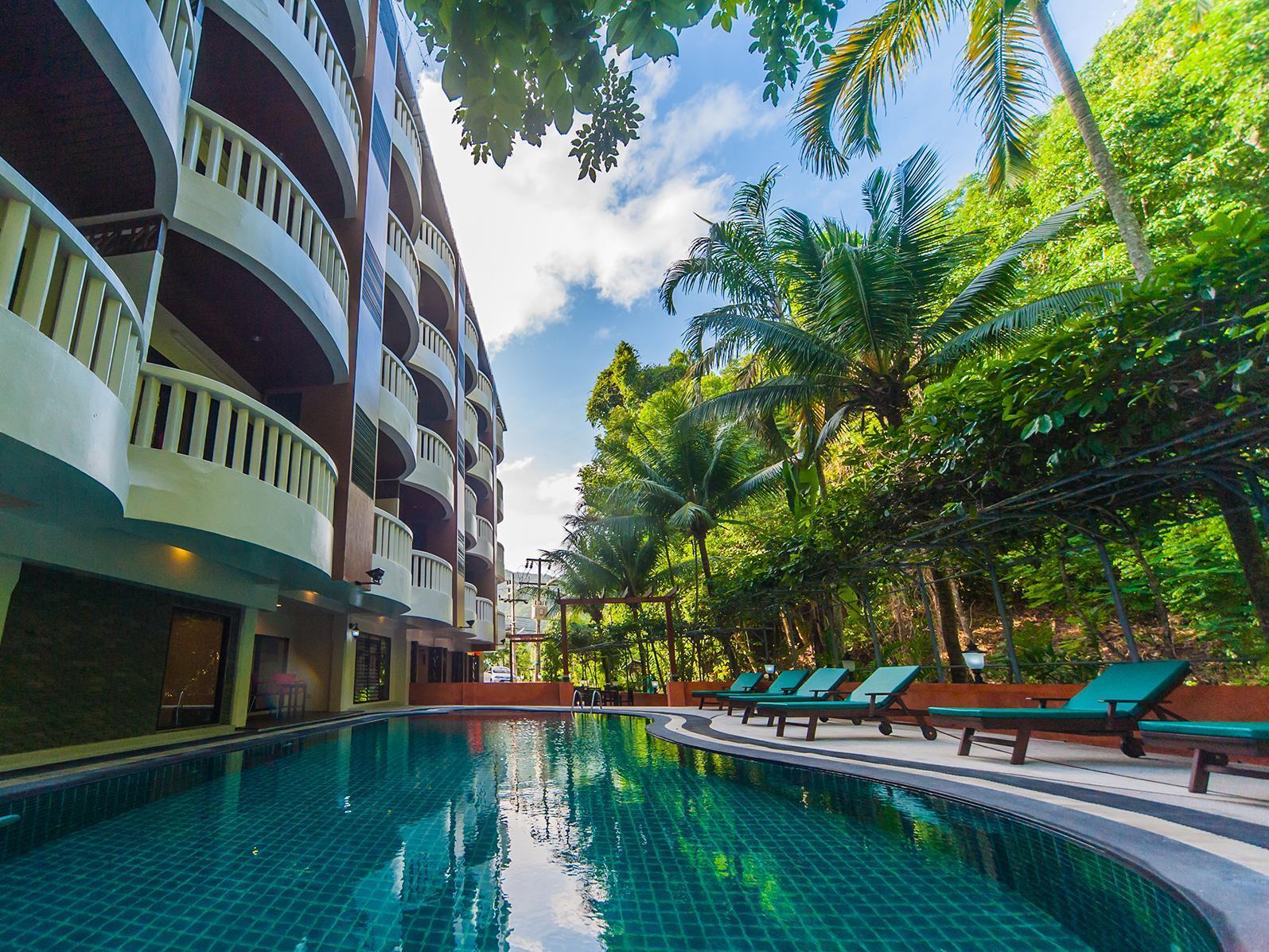Ratana Hill Patong Aparthotel Luaran gambar