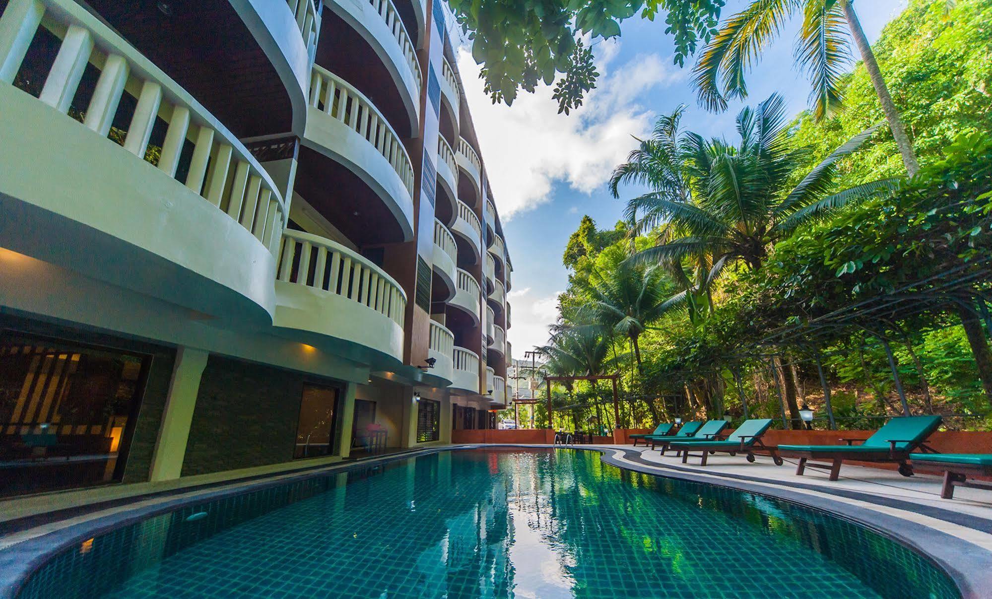 Ratana Hill Patong Aparthotel Luaran gambar